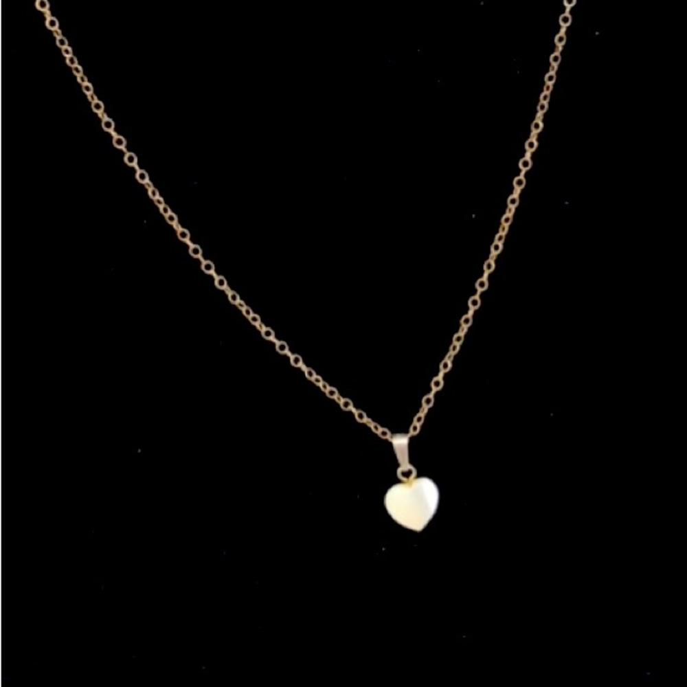 Tiny Shiny Pearly Heart shaped necklace. - Picture 10 of 10